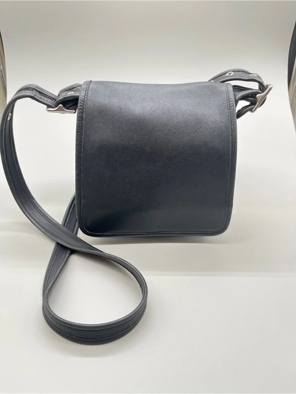 Vintage Coach 9145 Legacy Medium Studio Flap bag. Black leather. Crossbody.